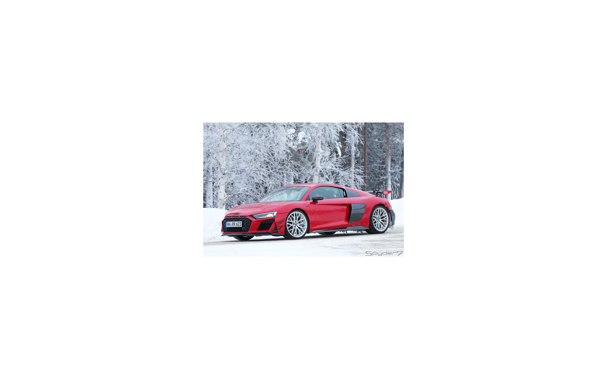 アウディ R8 V10 パフォーマンス RS ファイナルエディション（仮）スクープ写真