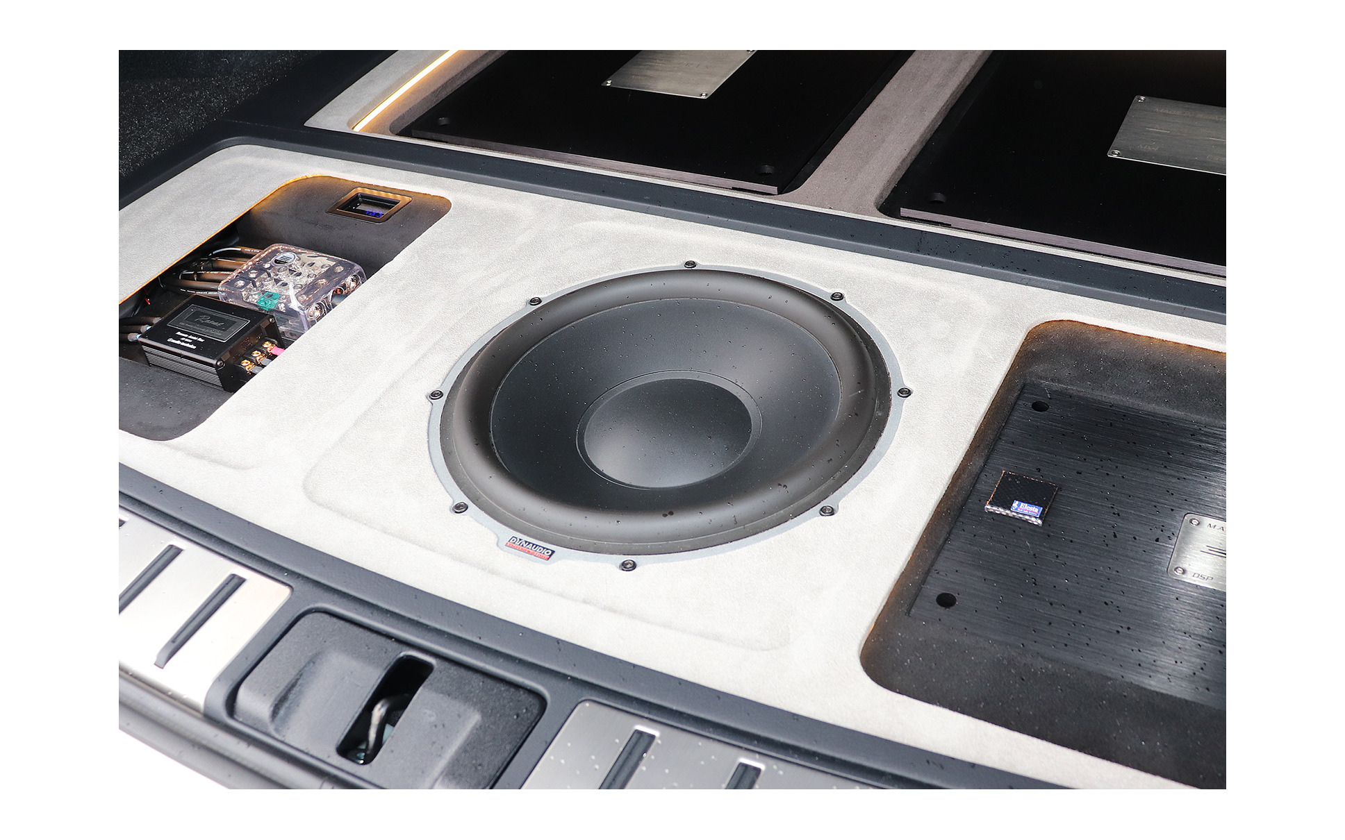 音の通り道の確保がポイント サブウーファー サウンドユニット セッティング法 1枚目の写真 画像 レスポンス Response Jp