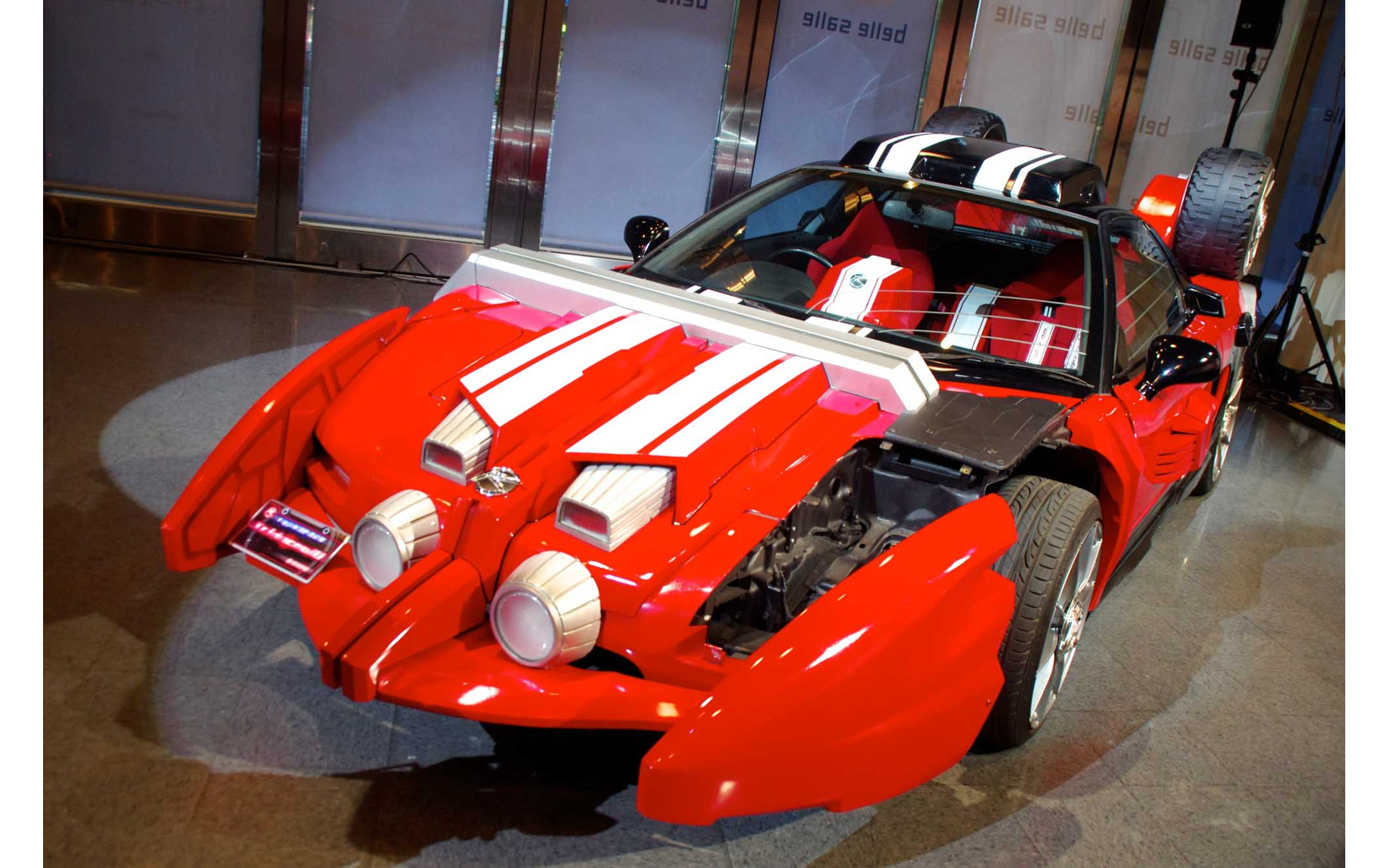 仮面ライダードライブ の愛車トライドロンは ホンダ Nsx がベース 写真蔵 2枚目の写真 画像 レスポンス Response Jp