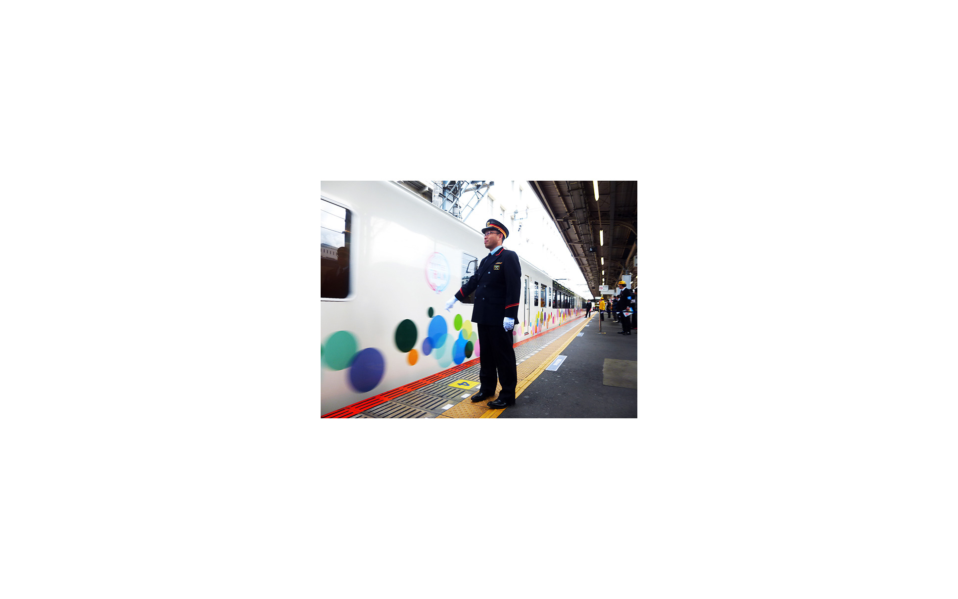しぐさが違う 東武野田線大宮駅に現れた実物大の 鉄道むすめ 写真蔵 30枚目の写真 画像 レスポンス Response Jp