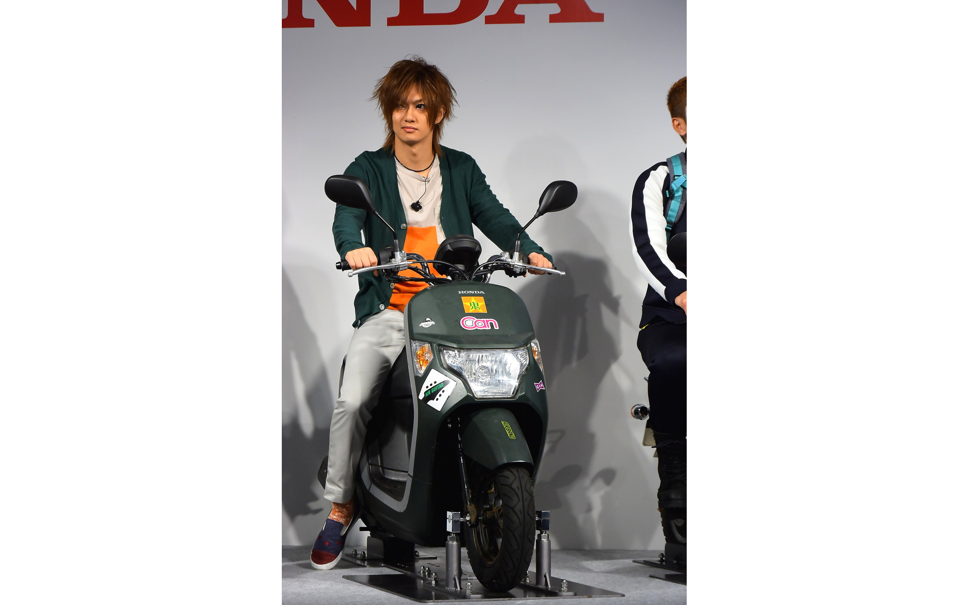 ホンダ 原付新cmにゴールデンボンバー起用 まるで思い出フィルムのよう 10枚目の写真 画像 レスポンス Response Jp