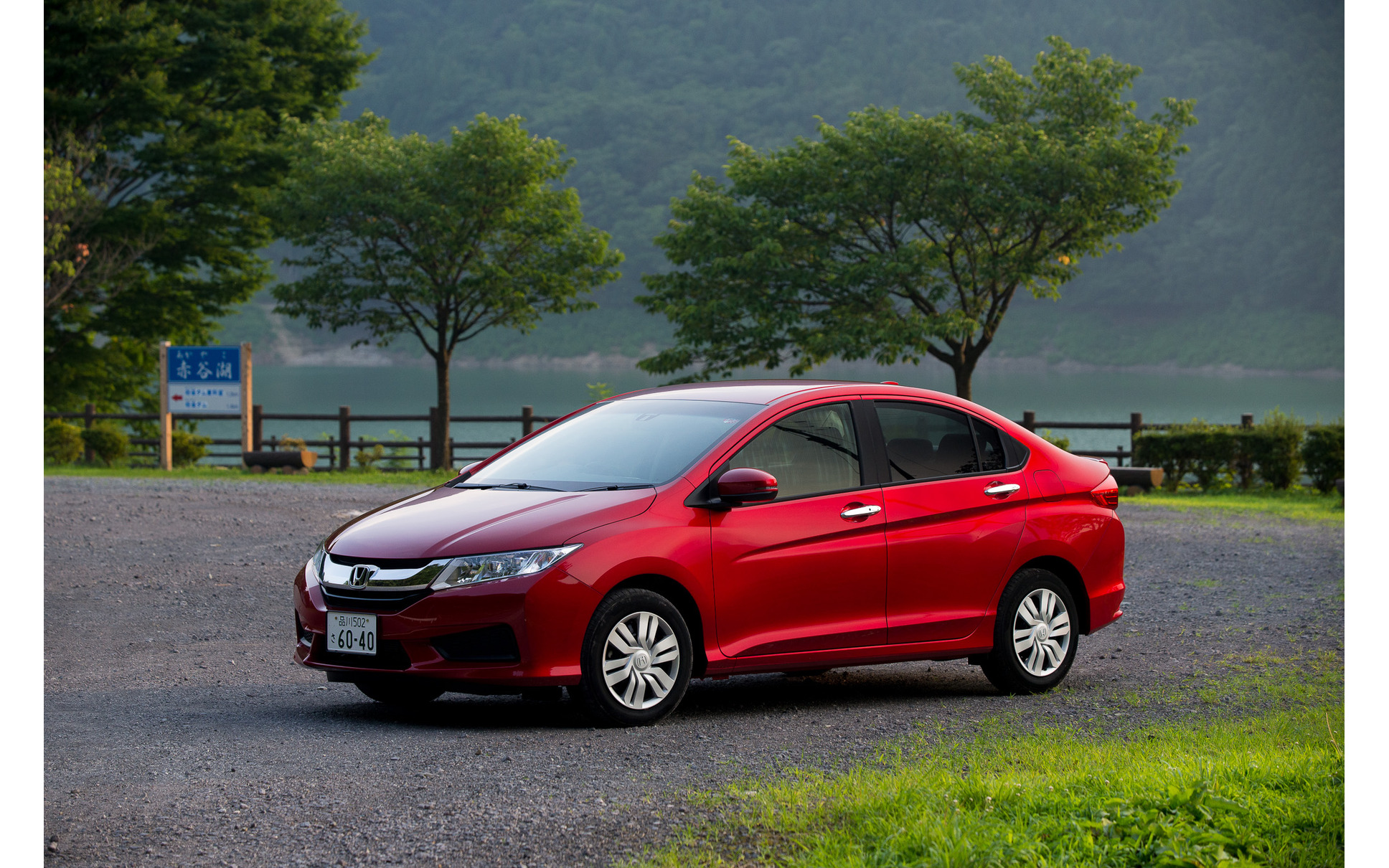 ホンダ グレイス ガソリン車を設定 燃費21 8km リットルを実現 写真蔵 36枚目の写真 画像 レスポンス Response Jp ホンダ グレイス ガソリン車を設定 燃費21 8km リットルを実現 写真蔵 36枚目の写真 画像 レスポンス Response Jp