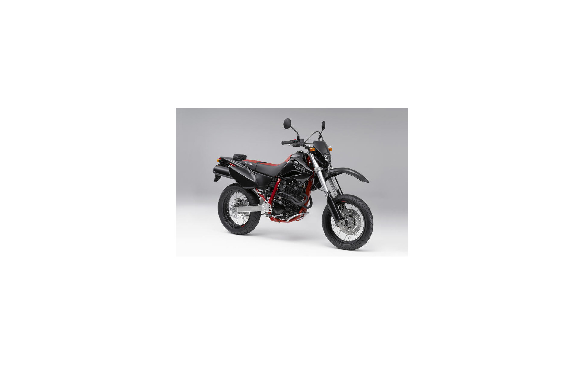 ホンダ Xr400モタード を一部改良 ブラックも設定 1枚目の写真 画像 レスポンス Response Jp ホンダ Xr400モタード を一部改良 ブラックも設定 1枚目の写真 画像 レスポンス Response Jp