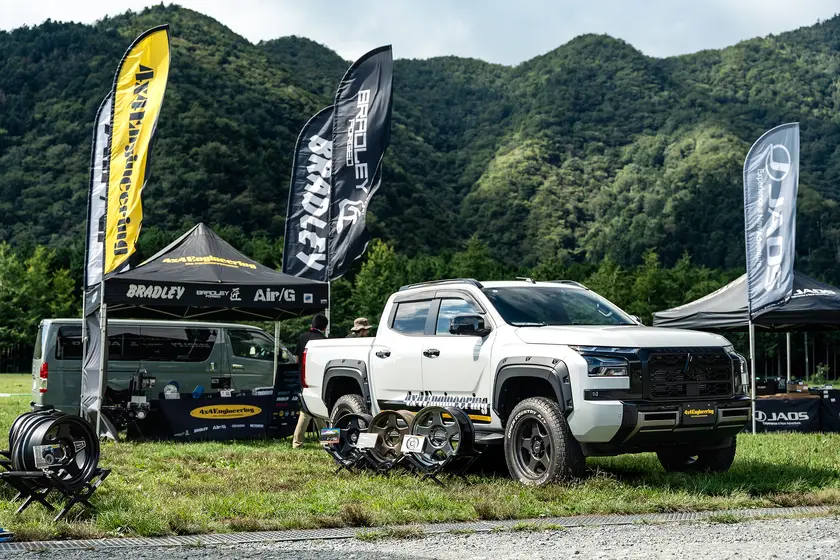 トライトンに“王道”を！ 4×4エンジニアリングのブラッドレーVが映える理由…スターキャンプ2025 画像