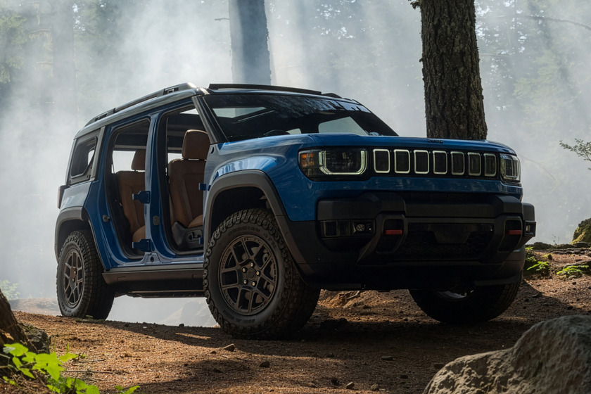 ジープの“四角い”新型電動SUVに熱視線！ 注目のオフロード性能に「ドア外せるのガチ」「ちゃんとジープらしい」の声も 画像