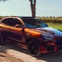 グラスの中で揺れるワインの色合い、マセラティのSUV『グレカーレ』にワンオフ…伊ワイナリーと協力