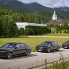 BMW 7シリーズ 新型のEV『i7』、「G7サミット」のシャトルサービス車両に起用