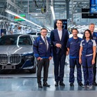 BMW 7シリーズ 新型、生産開始…初設定のツートーン仕様がラインオフ