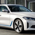 BMWの4ドアクーペEV『i4』に新グレード、航続は490km…まずは北米で受注開始
