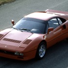 フェラーリ初のスーパーカー『GTO』がデビュー40周年…V8ツインターボ初搭載