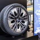 BMWとピレリ、新開発20インチ冬タイヤ発表…EV『i7』の航続を最大50km延長