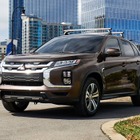 日本では生産終了の三菱『RVR』、米国は2025年型が登場　「後席置き去り防止」を標準化