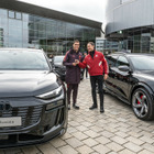 アウディ、「FCバイエルン」選手らに最新の電動車を納車…『SQ8』や『Q6』 が人気