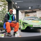 マクラーレンのアートカー、ボンネットが慈善オークションに