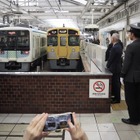 珍しい？ 西武8000系が西武新宿に入線---元小田急車が5月31日に定期運行開始