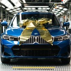 BMWグループ、電動車生産300万台達成…3シリーズPHEVがラインオフ