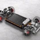 ポルシェ『マカン』に世界初の予防的異常検知システム、AIでバッテリー寿命延長