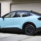 日産『リーフ』新型発売にスタンバイ、家庭用充電器や太陽光パネル設置支援、米国でサービス開始へ