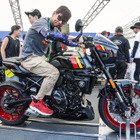 日本未導入モデルに「またがり放題」!? 鈴鹿8耐で新型『GSX-8T/TT』や話題の40周年記念モデルも