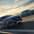 プジョー 308 改良新型、光るグリル初採用で表情刷新…EVは航続450kmに拡大
