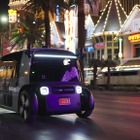 Amazon傘下のZoox、世界初の専用設計ロボタクシーで配車サービス開始