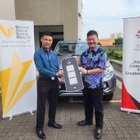 三菱自動車、『トライトン』3台をマレーシア慈善団体に寄贈
