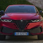 アルファロメオ『トナーレ』に改良新型、スーパーカー『33ストラダーレ』着想の新グリル採用…米国発表