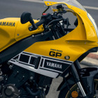 往年のファン号泣？ 黄色い「ストロボカラー」の新型ヤマハ『XSR900GP』が初公開！“キング・ケニー”に敬意