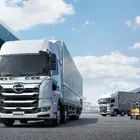 日野自動車とHacobuが連携、トラック荷待ち・荷役作業時間削減プロジェクト始動