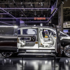 ライバルはアルファード？ メルセデスベンツの最高級ミニバンが日本初公開！…土曜ニュースランキング