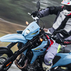 【スズキ DR-Z4SM 試乗】「もはや反則級！」身軽なのに超パワフル、オールマイティな“戦闘力”に唸る…青木タカオ