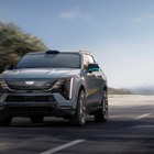 キャデラック『エスカレードIQ』、完全ハンズフリー運転実現へ…2028年にアイズオフ運転技術導入