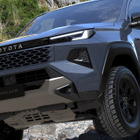 「カッコ良すぎて気絶しかけた」トヨタ『ハイラックス』新型発表に歓喜の声、日本発売にも「素晴らしい！」