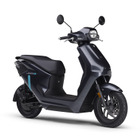 ヤマハの原付「ジョグ」が新型電動スクーターに変身！ ホンダの交換式バッテリー採用、本体のみ販売で15万9500円