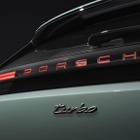 「馬力単価激安」ポルシェの『カイエン』新型がフルEVに！「はえぇぞコイツ！！」と性能に驚きの声