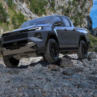 トヨタ株価が小幅続落、グループ会社元社員が詐欺容疑で逮捕と伝わる