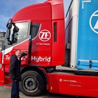 ZF、大型トラック用PHEVの実証試験を実施…最大73%のCO2削減へ