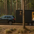 タイヤ付きの移動ホテル、熱海市ACAO FORESTに可動式キャビン5棟が2026年開業へ…夜間はEVから電力供給