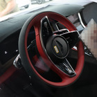 ベントレーのコンパクト電気SUV、ついにカイエン風インテリアが判明！