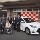 トヨタ『ヤリスハイブリッド』、MKチャリティカップ優勝副賞を福祉施設へ寄贈