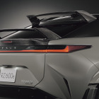 レクサス『RZ』にド迫力の426馬力仕様！「F SPORT パフォーマンス」1216万5000円から