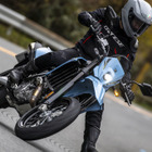 【スズキ DR-Z4SM 試乗】手強すぎず、優しすぎない、スーパーモタードの新たなカタチ…伊丹孝裕