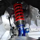車高を下げる方法は2択！ ダウンサスと車高調の違い～カスタムHOW TO～