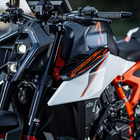 KTM『990 DUKE』に「R」登場！ 127psにパワーアップして4月発売…207万円