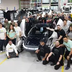 ソーラーEV検証組立ラインで初の車両完成、量産化へ前進…米アプテラ