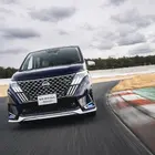家族向けミニバンなのに走りがすごい！ さらに上質さを両立した、新型日産『セレナ AUTECH SPORTS SPEC』の完成度に驚く