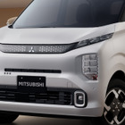 三菱の軽乗用EV『eKクロス EV』がデザイン刷新、コンセント追加も　244万6400円から
