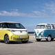 待望のVW『ID. Buzz』日本受注開始に「レトロでツートン可愛い」「900万円はキビシイ…」などSNSで反響 画像