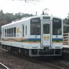 福岡県から熊本県を経て鹿児島県に至る鉄道ルートは、鹿児島本線の全線復旧により、肥薩おれんじ鉄道線（写真）を介した在来線ルートが確保された格好となった。