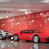 フェラーリ 288GTO(右)と308GTB(左)